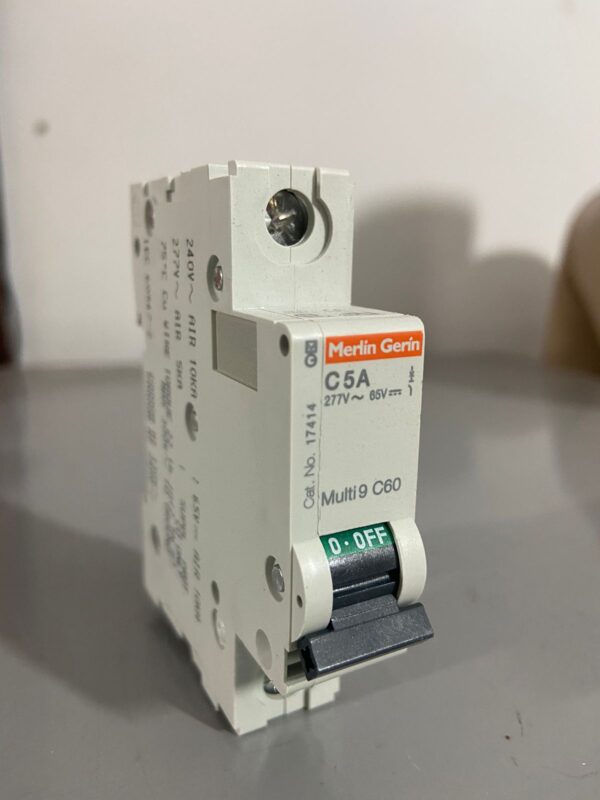 Disjuntor Schneider PN: MG17414